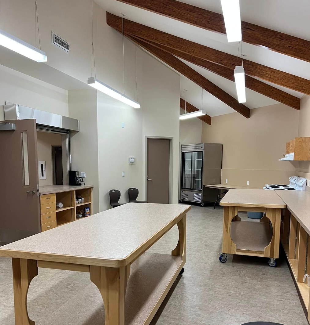Full kitchen